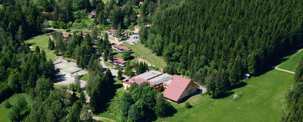 Hotel Svratka Bagian luar foto